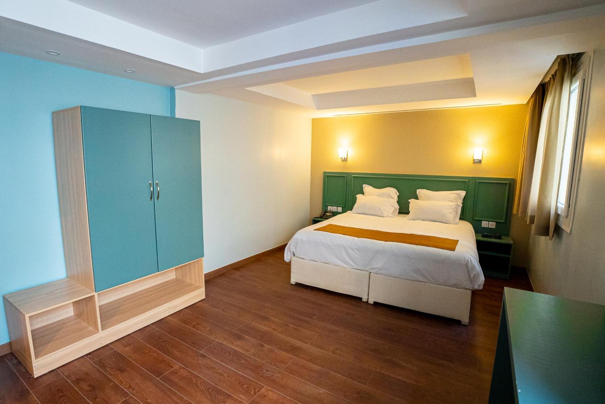 Breeze Hotel Кале Екстер'єр фото